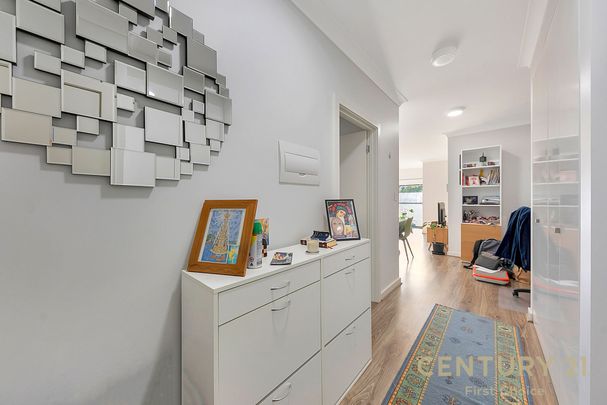 Executive Modern Apartment | Secured Building | Great Location - Photo 1