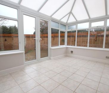 3 bedroom end of terrace house to rent - Photo 4
