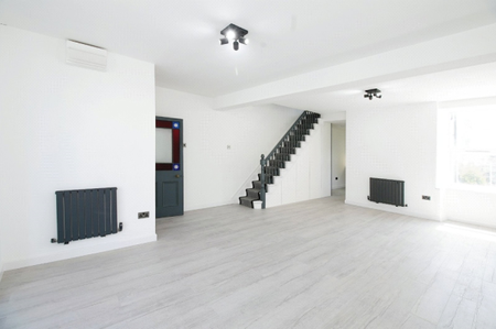 Penzance, Penzance, TR18 - Photo 2