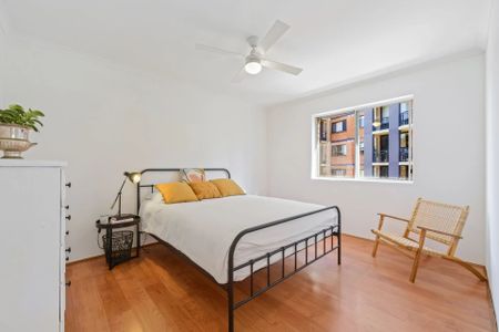 Two Bedroom Unit With Park Views - Photo 2