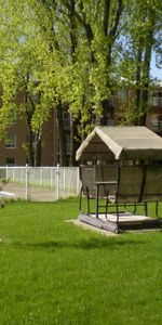 4 1/2 sur un coin, très éclairé, 2e étage, ascenseur, piscine, très tranquille - Photo 4