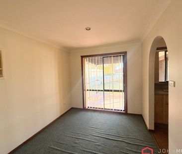 92 Undurra Drive Glenfield Park NSW 2650 - Photo 5