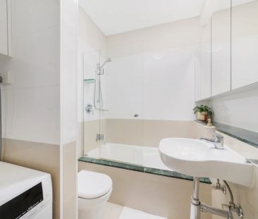 Stylish One-Bedroom Apartment in the Heart of Neutral Bay - Photo 1