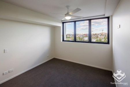 Best of Urban Living in the Heart of Woolloongabba - Available on 12/12/2025 - Photo 3