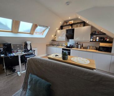 2 bedroom flat to rent - Photo 2