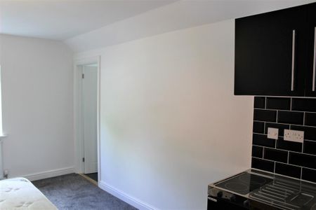 Studio to rent - Photo 2