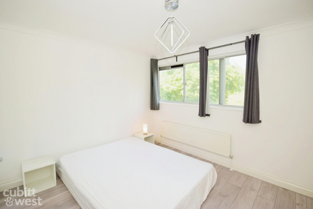 2 bedroom apartment to rent - Photo 4