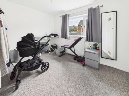 2 bedroom end of terrace house to rent - Photo 3