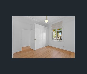 Cozy 2-Bedroom Home in Vibrant Leichhardt - Photo 1