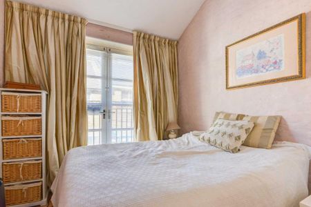 3 bedroom mews to rent - Photo 5