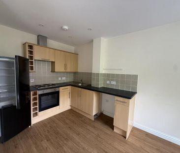 2 bedroom maisonette to rent - Photo 2