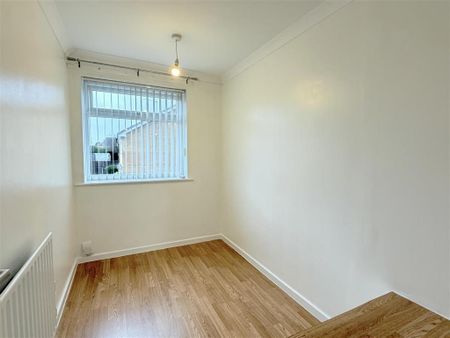 3 bedroom detached house to rent - Photo 2