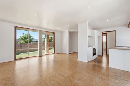 23 Walmsley Rd, Ourimbah NSW 2258 - House For Rent | Domain - Photo 3