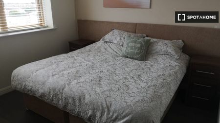 Room in shared 2-bedroom apartment in Whitehall, Dublin. - Photo 2