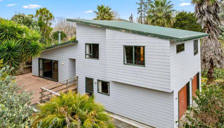 LARGE FAMILY HOME-BE QUICK WITH THIS ONE! - Photo 4