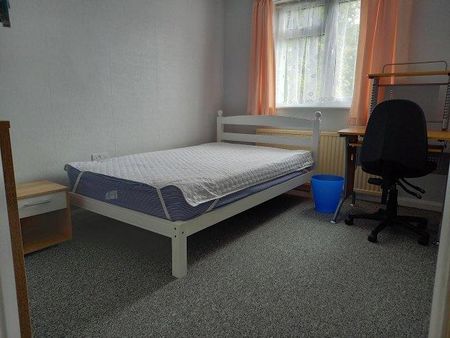 4 bedroom house share to rent - Photo 4