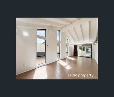 Newly Renovated, North-Facing Elevated Family Home - Photo 2