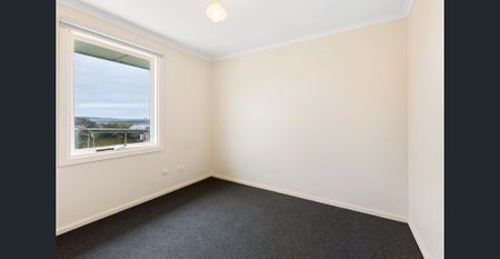 3 Bedroom Standalone Home + Single Shed - Photo 4