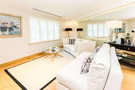 A high specification and fully furnished one bedroom apartment with underground car parking and river and castle views. - Photo 2