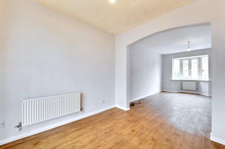 4 BED Detached house To rent - Photo 3