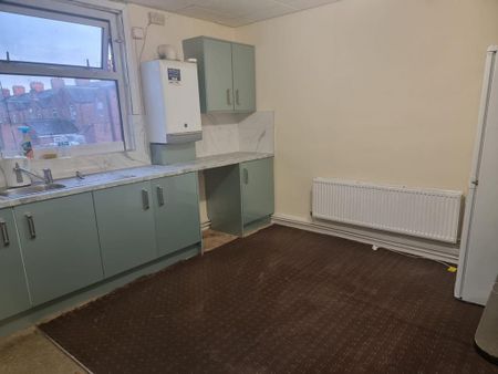 3 bedroom apartment to rent - Photo 2