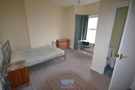 5 bedroom terraced house to rent - Photo 3