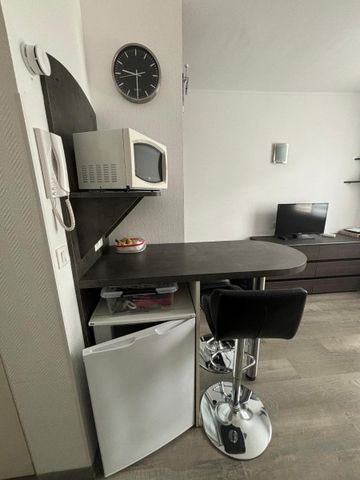 Location Appartement 1 pièce 19m² ST PIERRE DES CORPS 37700 - Photo 3