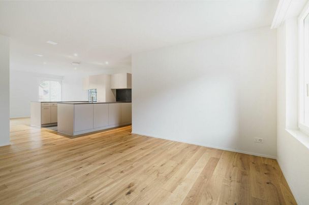 Grosszügige 3.5-Zimmer-Wohnung an ruhiger Lage mit herrlichem Sitzp... - Foto 1