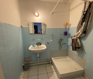 Location Appartement 3 pièces 70m² BRON 69500 - Photo 6