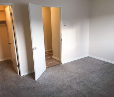 2 Bedroom - Photo 2