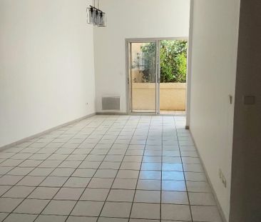 Location Appartement 4 pièces 97m² NARBONNE 11100 - Photo 3