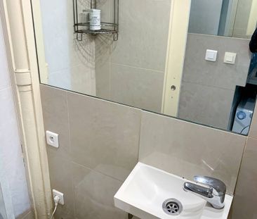 Logement à Paris, Location meublée - Photo 5