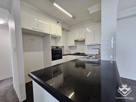 Spacious 2 bedroom 2 bathroom apartment in Chatswood CBD - Photo 5