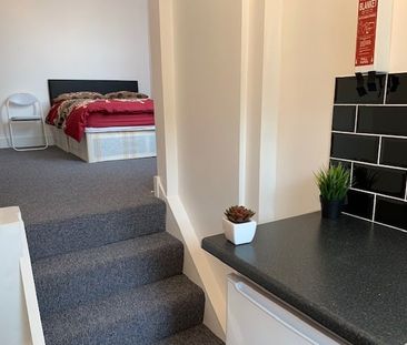 Studio Flat, Sidney Avenue, N13 - Photo 1
