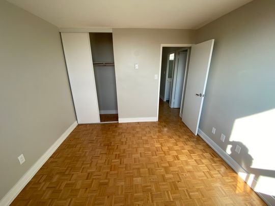 NEWLY RENOVATED 2 Bedroom Apartment in Cooksville! - Photo 1