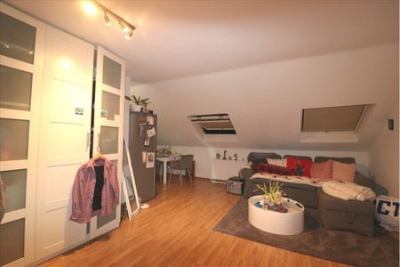 * SCHUCKELIGES NEST FUER SINGLES IN ST. TÖNIS! 1-ZIMMER Mansarden-Apartment, Kornstr. * - Photo 3