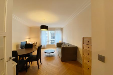 Appartement à louer rue de Sèvres, Paris 7ème - Photo 3