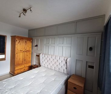 Room in a Shared Flat, Bursall Croft, LS12 - Photo 6