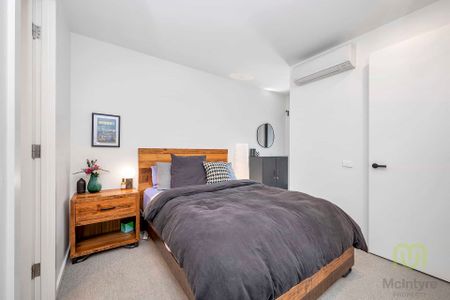 Modern 2-Bedroom Furnished North Facing Apartment! - Photo 3