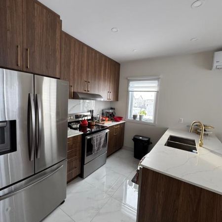 4.5 A LAVAL LUXUEUX ET TRÈS TRANQUILLE - Photo 4