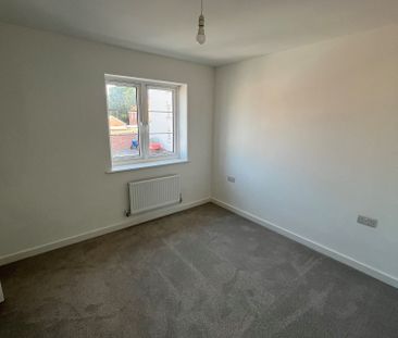 Hawkfinch Drive, Yeovil, Houndstone - Photo 5