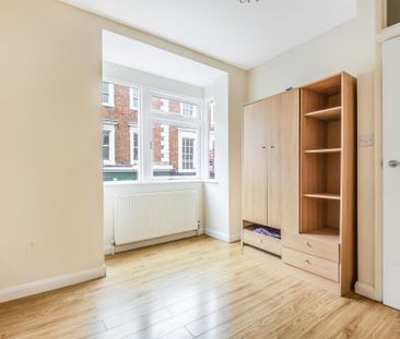 2 bedroom flat to rent - Photo 2