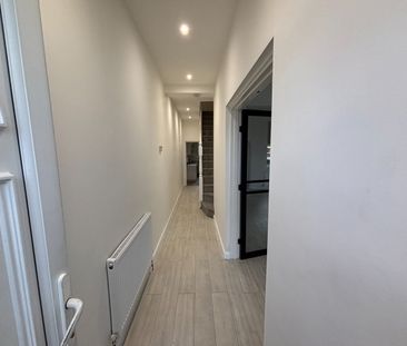 4 Bed Terraced House, Great Cheetham Street East, M7 - Photo 4