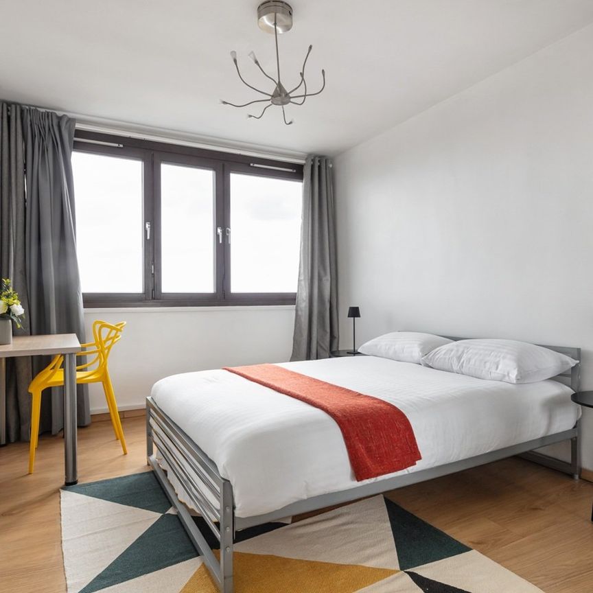 3 Bed Flat, Lincoln Court, N16 - Photo 1