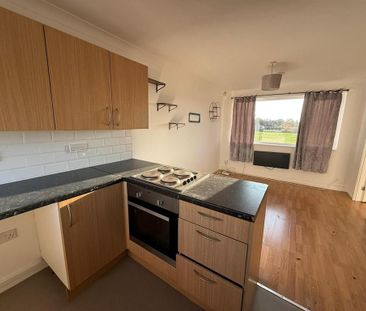 1 bedroom ground floor flat to rent - Photo 2