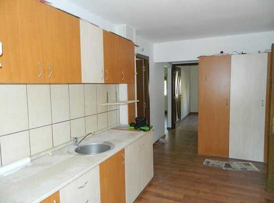 Apartament 3 camere, 66 mp, decomandat, prima inchiriere, garaj, zona Plopilor - Photo 1