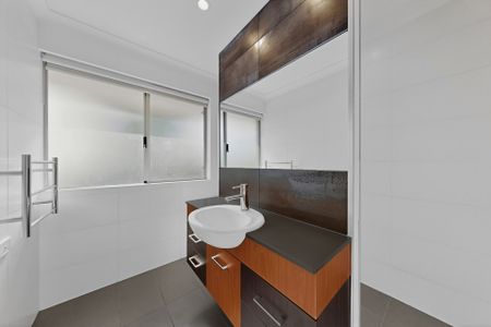 Stylish Fully Furnished Home in the Heart of Subiaco - Photo 5