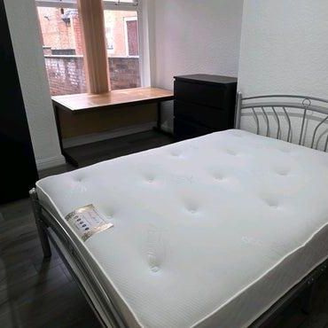 1 bedroom in a house share to rent - Photo 1