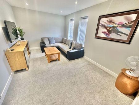 3 bedroom detached bungalow to rent - Photo 4