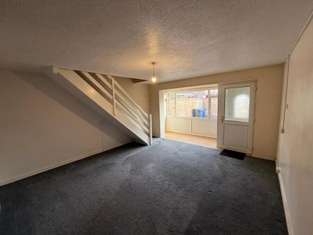 2 bedroom end of terrace house to rent - Photo 5